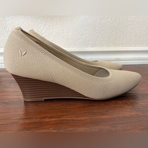 Vivaia round toe wedge heel cream nude